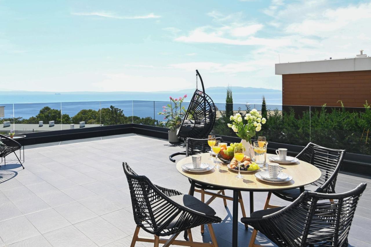 רייקה Sea View Deluxe Apartment מראה חיצוני תמונה
