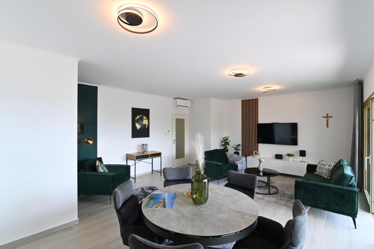 רייקה Sea View Deluxe Apartment מראה חיצוני תמונה