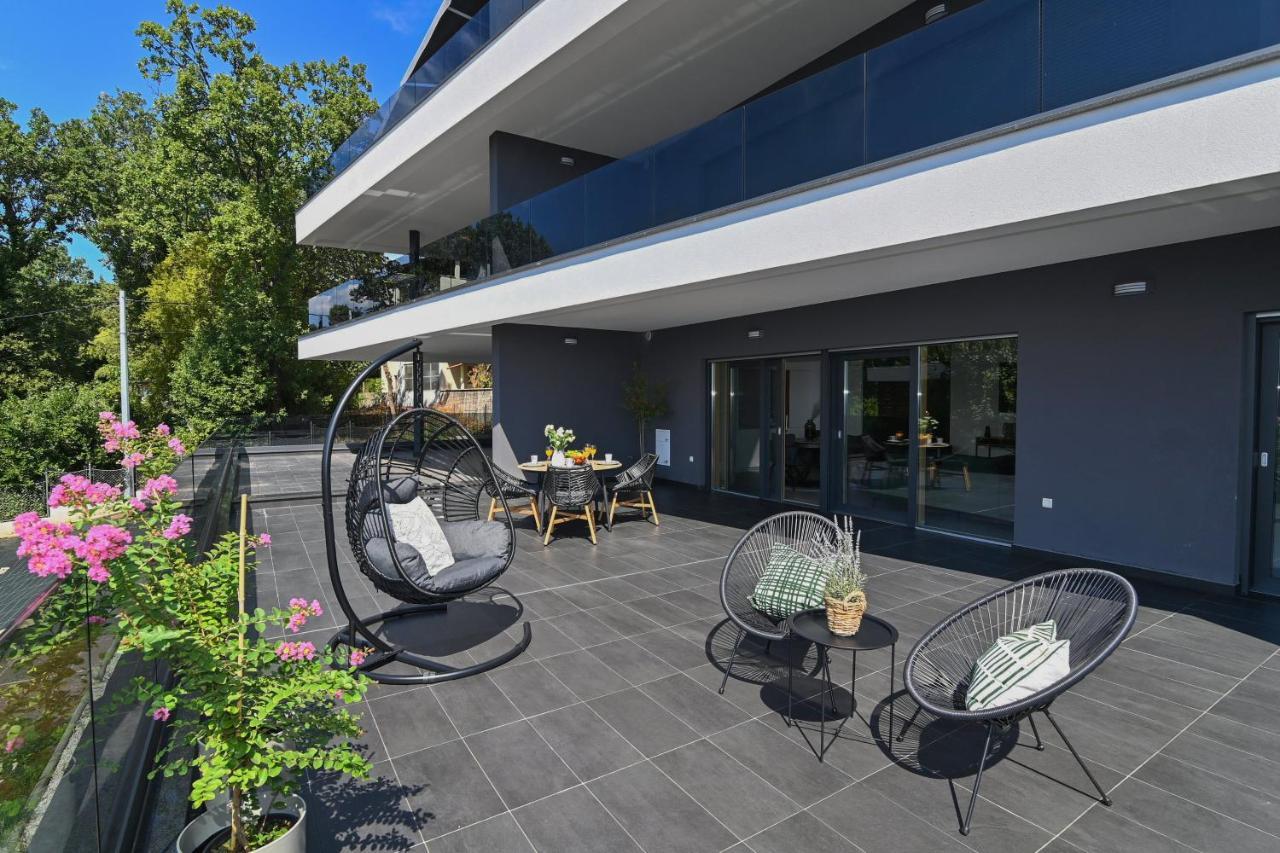 רייקה Sea View Deluxe Apartment מראה חיצוני תמונה