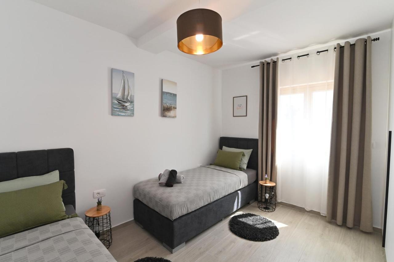 רייקה Sea View Deluxe Apartment מראה חיצוני תמונה