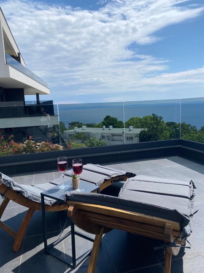 רייקה Sea View Deluxe Apartment מראה חיצוני תמונה